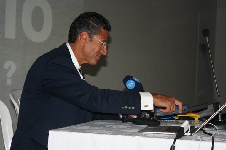 Maxime Chaya Rowing the Indian Ocean